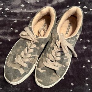 Camo tennis shoes